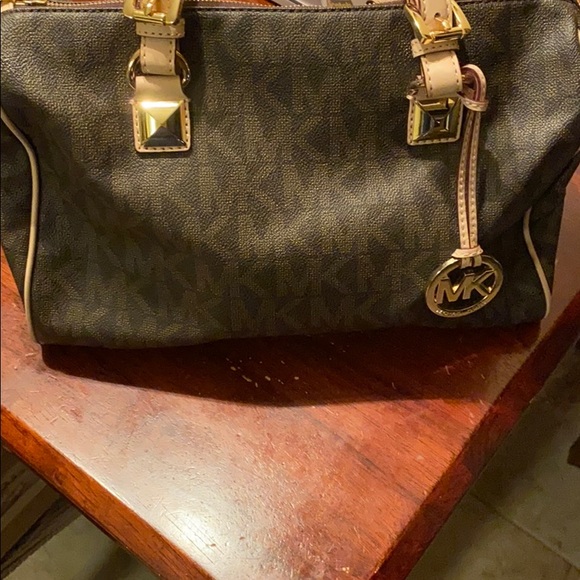 Michael Kors Handbags - MK Large satchel bag